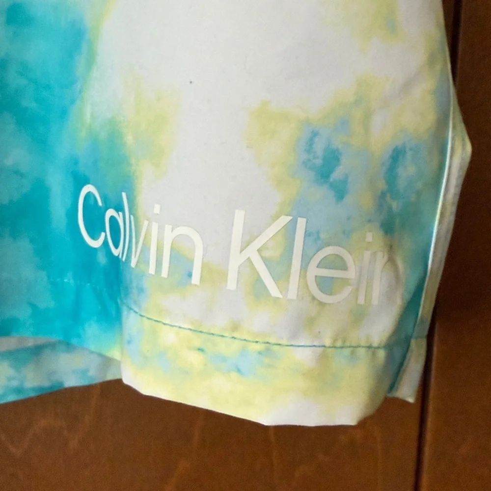 Calvin Klein Men's Tie Dye Blue & Yellow Swim Trunks NWT Sz XL Ret $69.50
